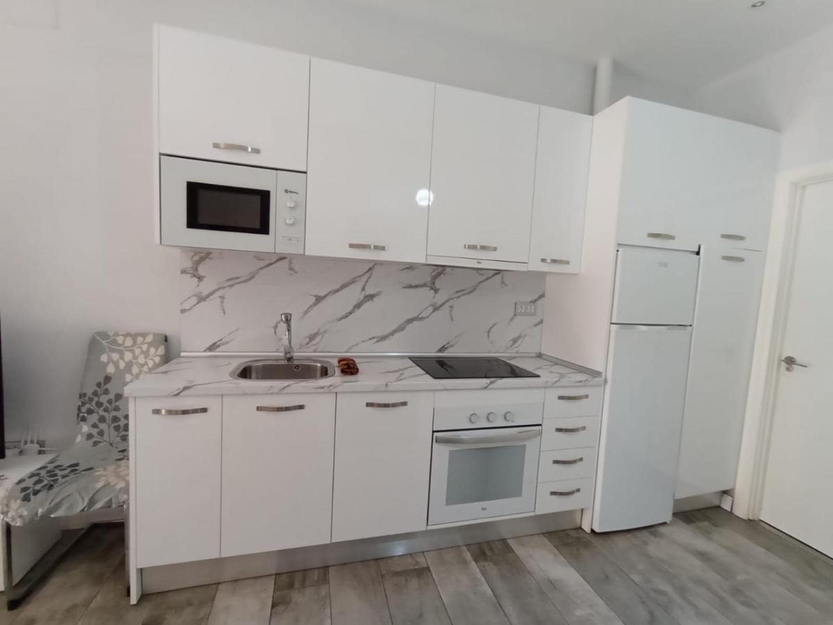 Los Nidos Carihuela New&Beach ตอร์เรโมลิโนส ภายนอก รูปภาพ